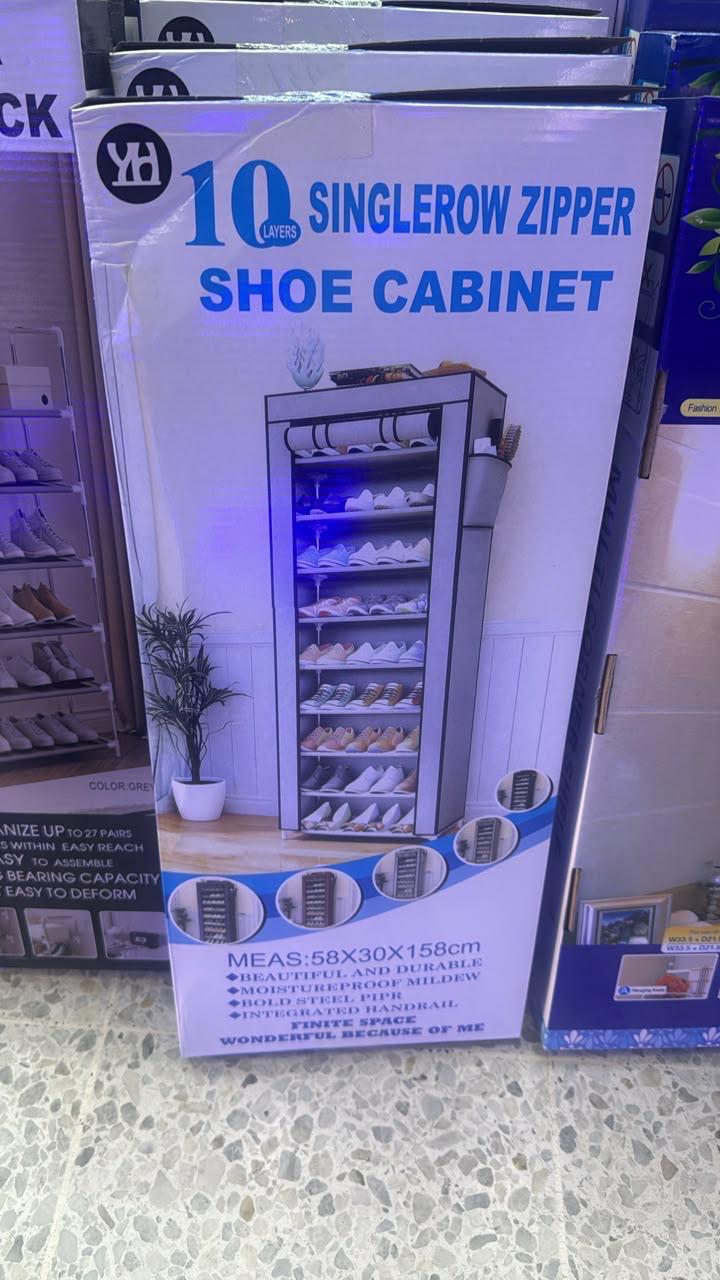 Zapatero organizador