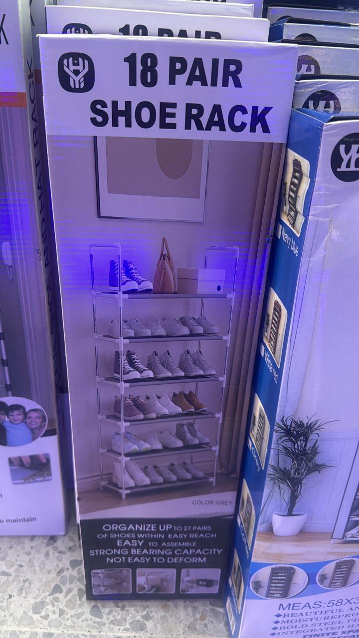 Zapatero organizador